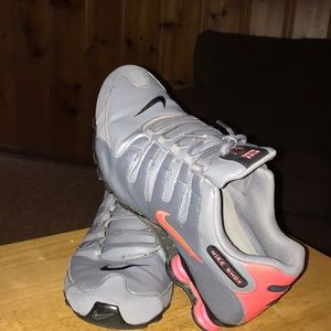 Men’s Nike shox